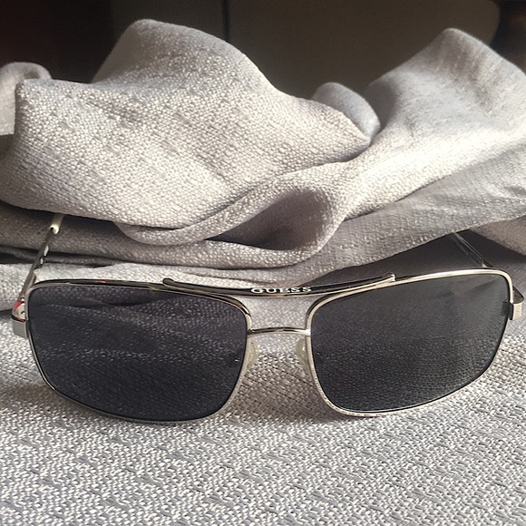 GUESS Mens Sunglasses Sil-3 GU6710 - Picture 2 of 10